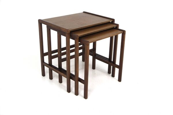 Tables ''gigogne'' en teck  Suède, 1960