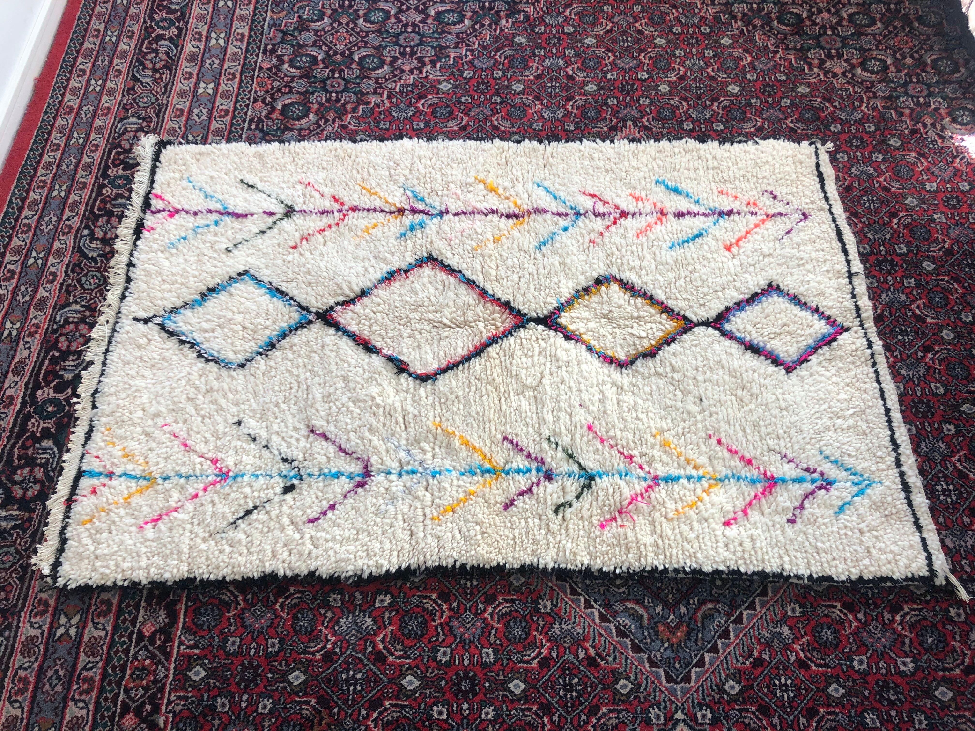 Azilal berbere white rainbow carpet 107x166cm