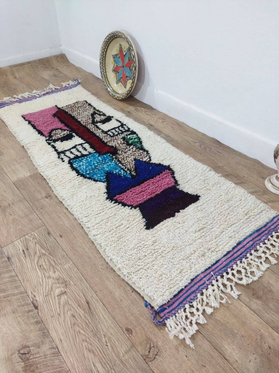 Handcrafted moroccan berber rug 172 x 65 cm