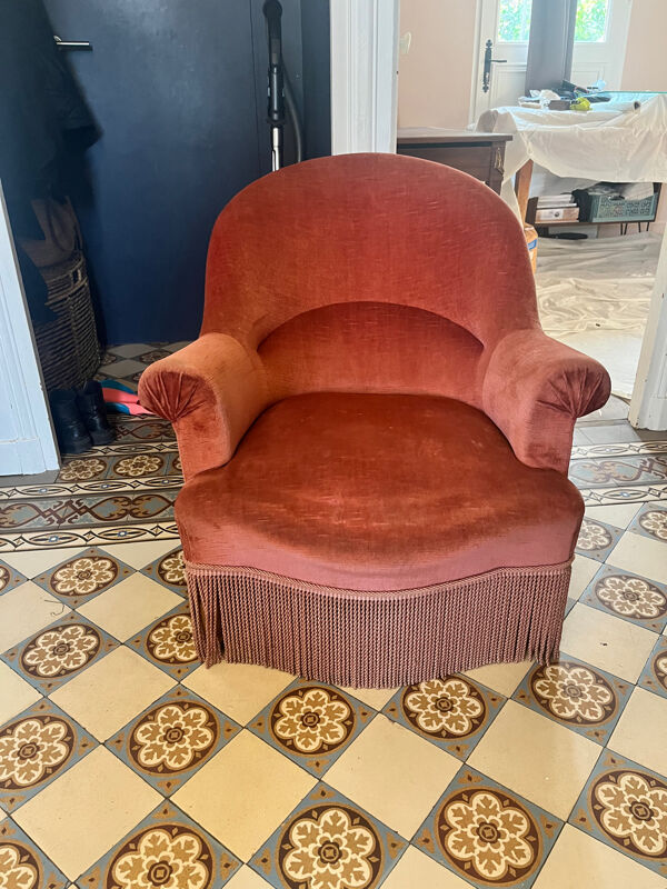 Fauteuil crapaud en velours vieux rose