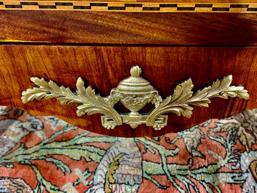 Transition style chest of drawers in rosewood and violet wood, ebony and gilded bronzes