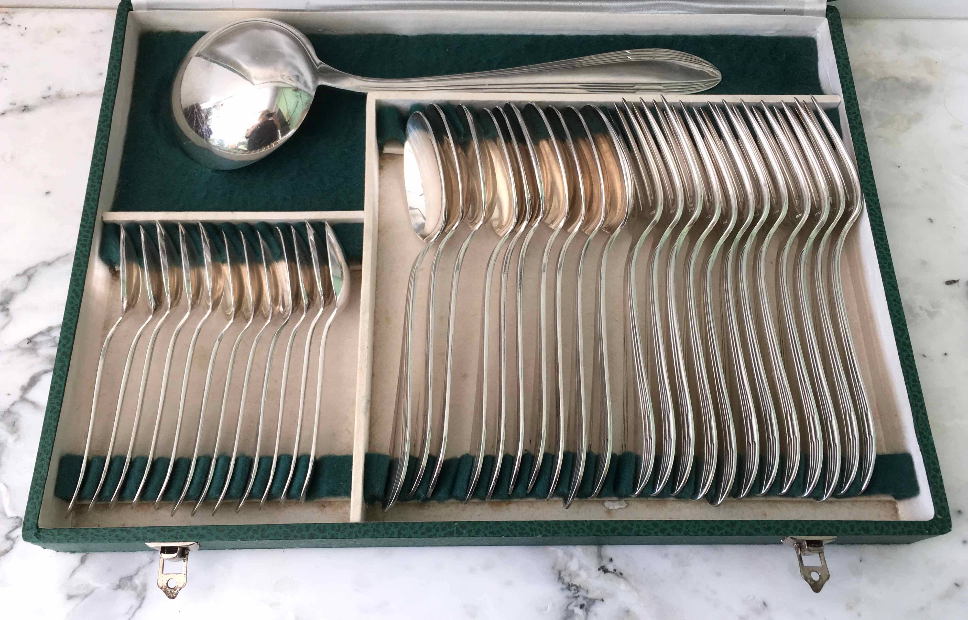 Cutlery set 37 place settings Goldsmith ATD silver metal