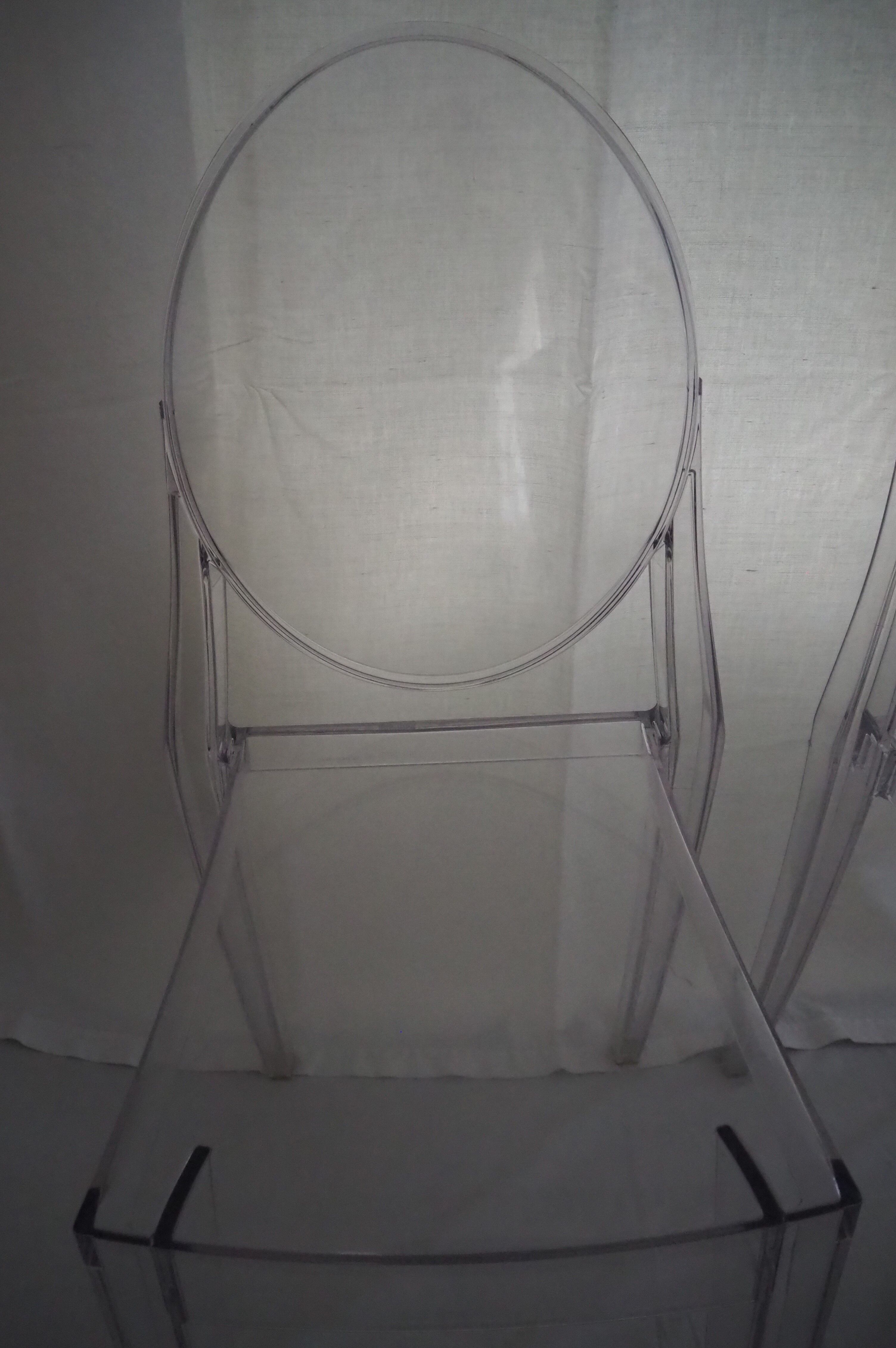 Pair of stackable chairs Victoria Ghost by Philippe Starck, Kartell
