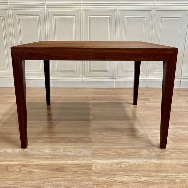 TABLE BASSE DESIGN ET ESTAMPILLE SCANDINAVE ''1950''.