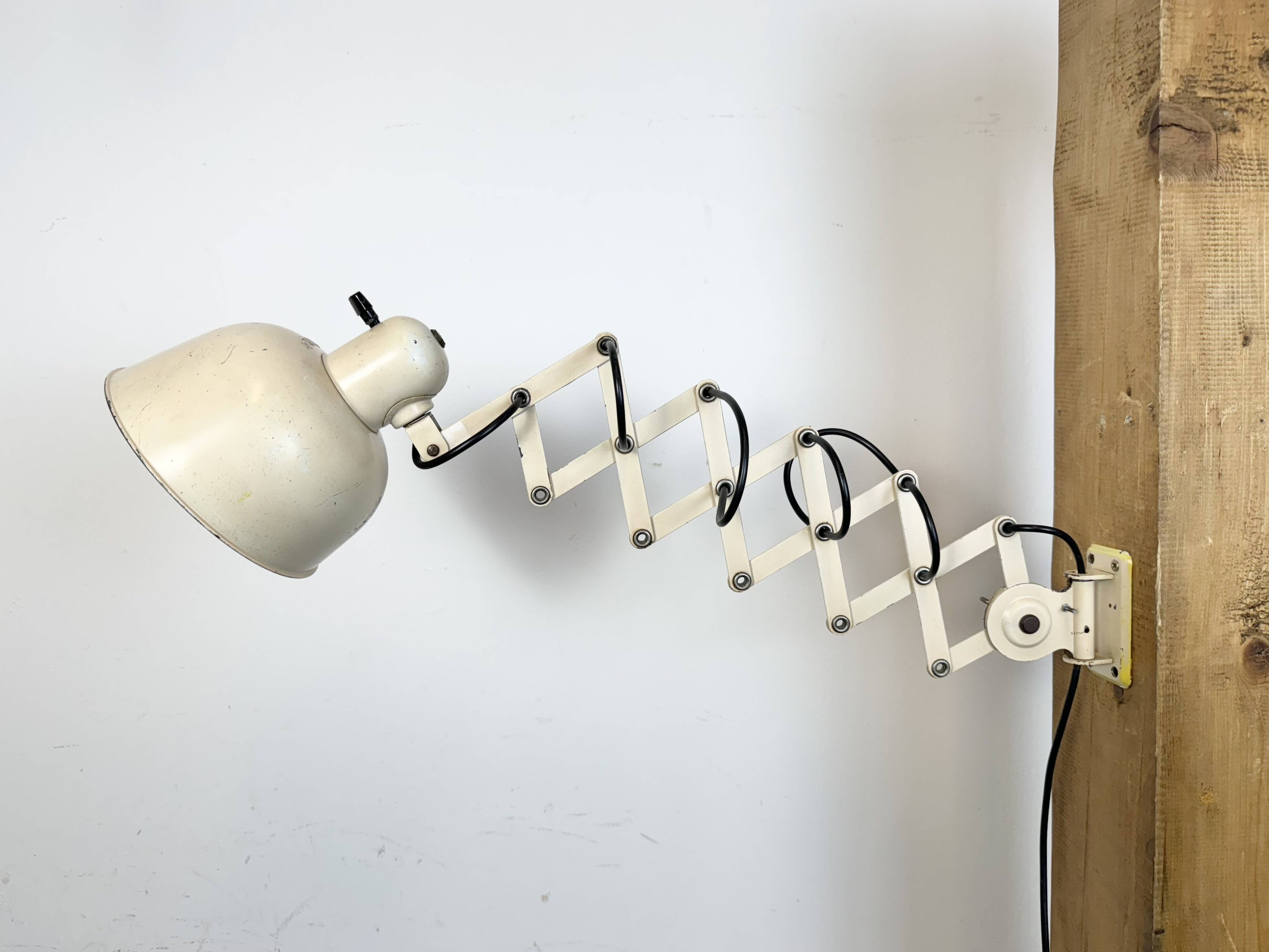 Applique Murale Industrielle Mid-Century Beige de Wila Leuchten, 1960s