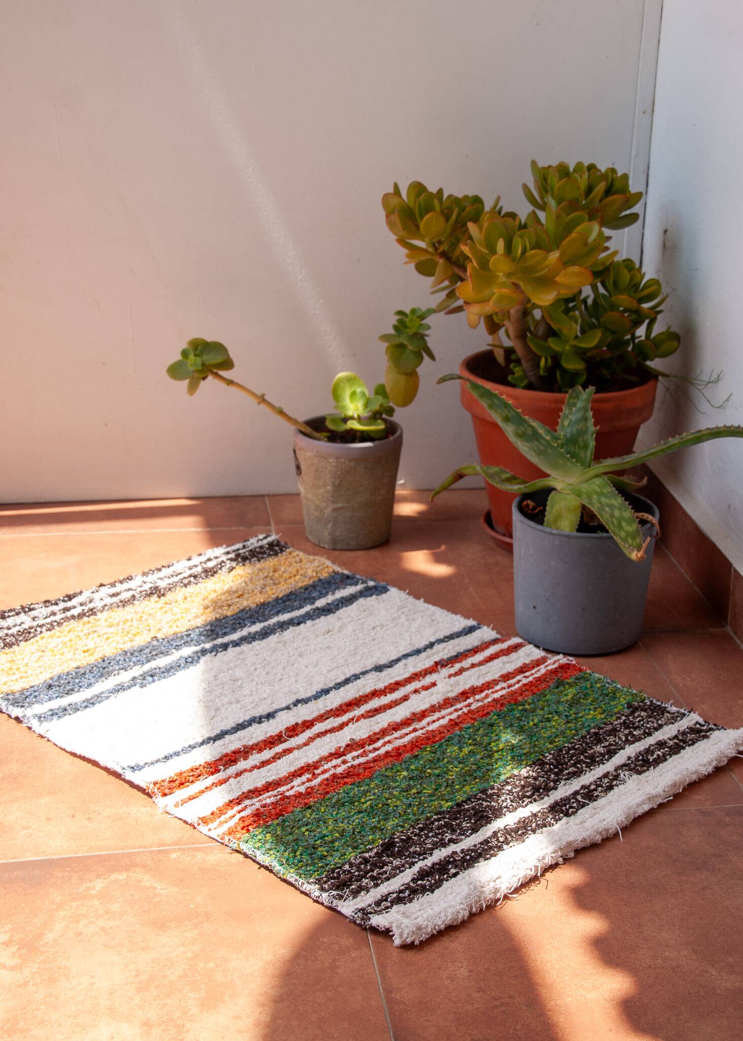 Handwoven recycled cotton rug - 40 x 60 cm