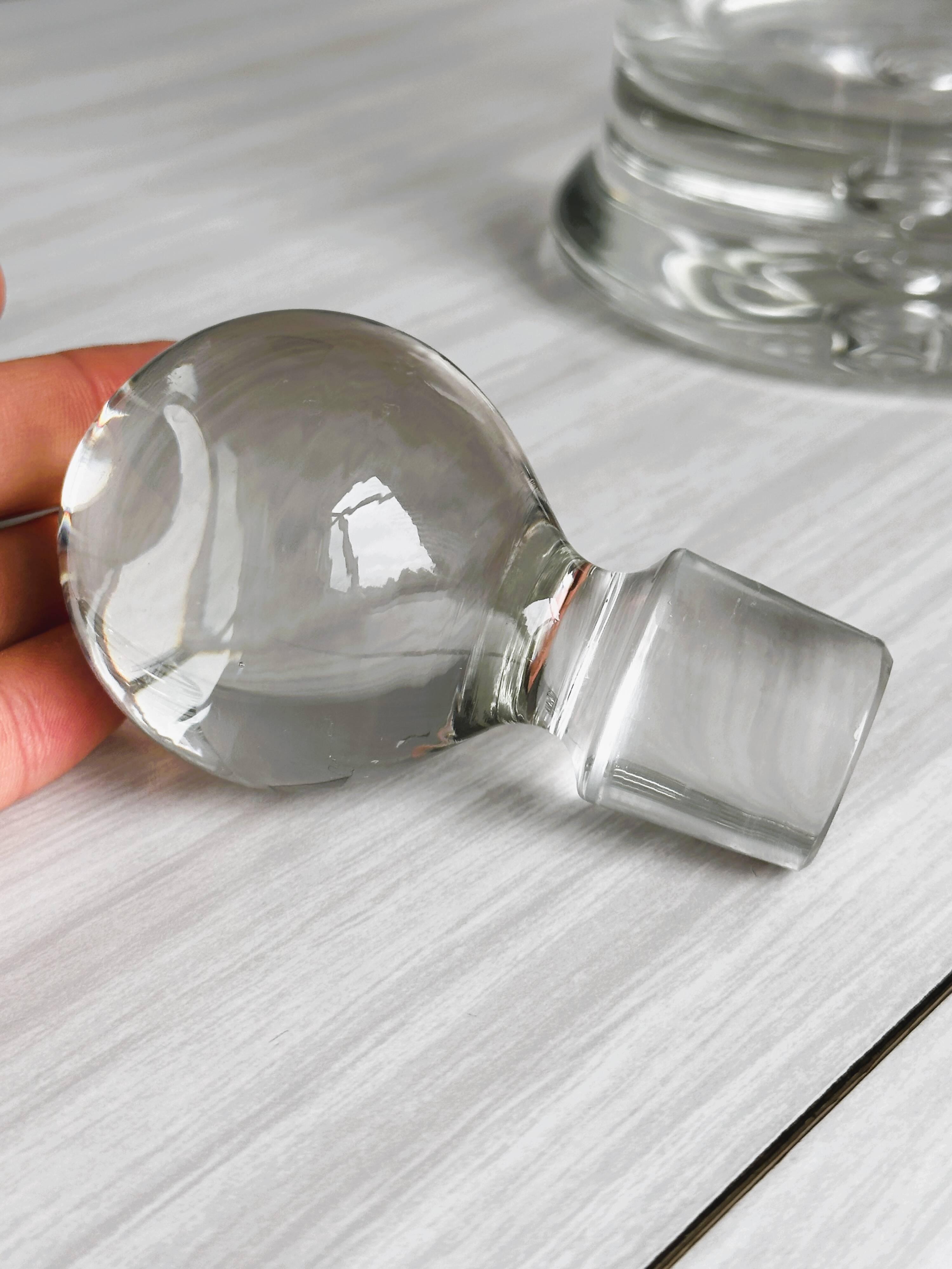 Glass carafe