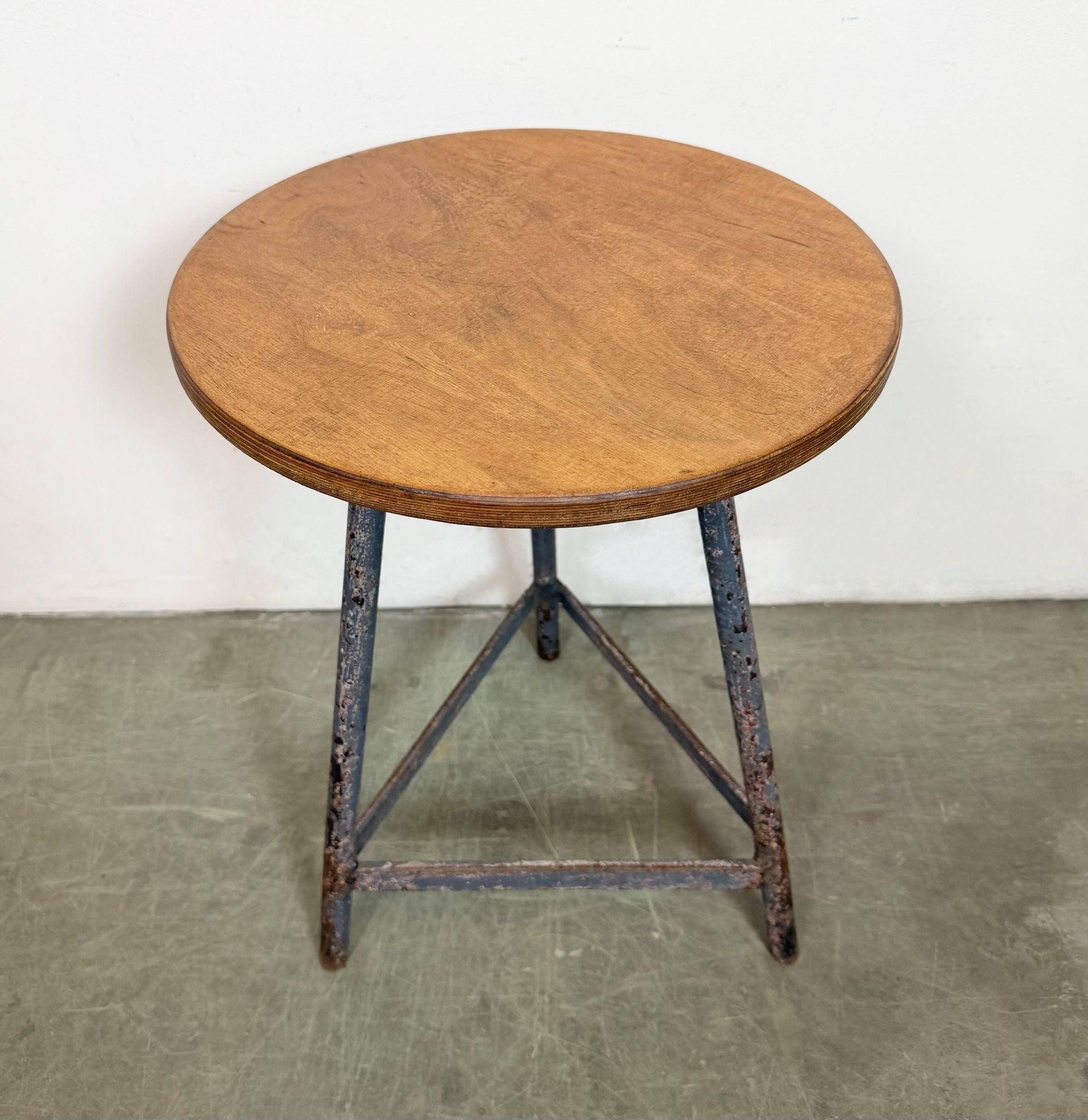Tabouret d'atelier industriel gris, années 1960