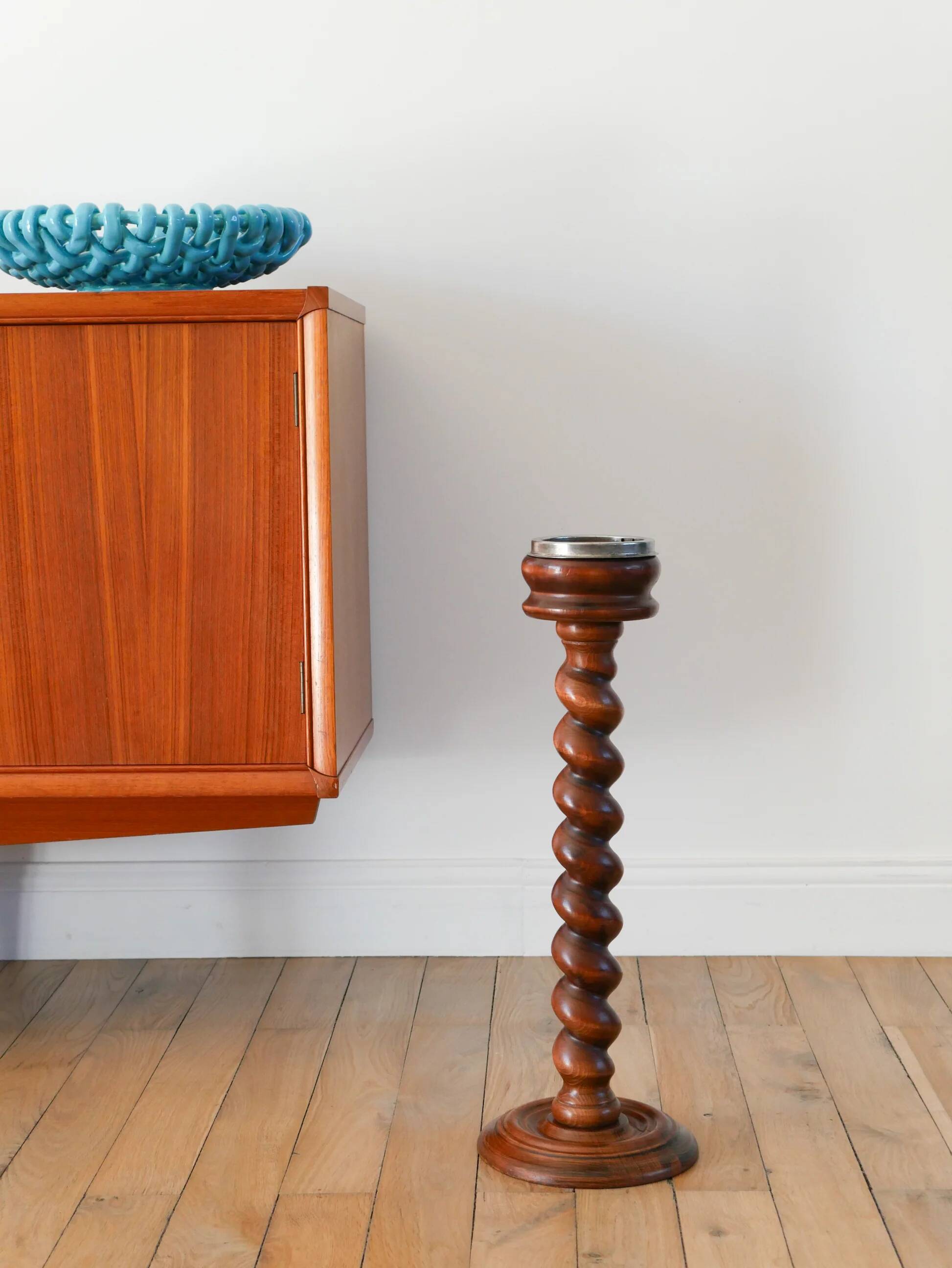 Ashtray on turned wooden legs, 1950