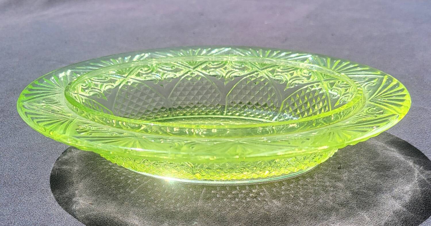 “Neo Gothic” butter dish in uraline