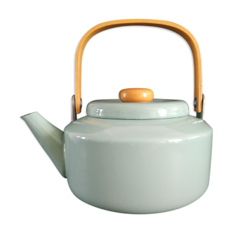 Teapot in enamelled tole green almond