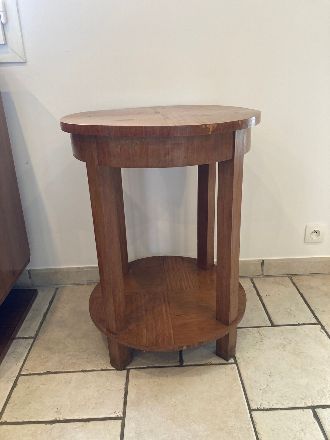 Round pedestal table art deco