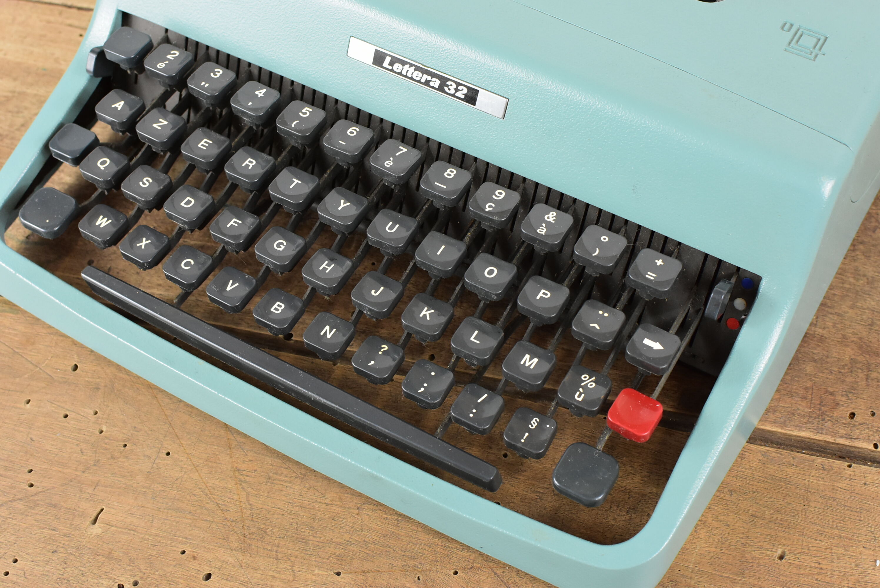 Lettera 32 typewriter.