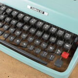 Lettera 32 typewriter.