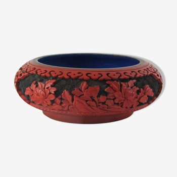 Trinket bowl in red and black laque