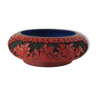 Trinket bowl in red and black laque