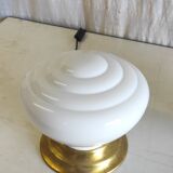 Lampe à poser globe opaline et métal doré - mid. XXéme