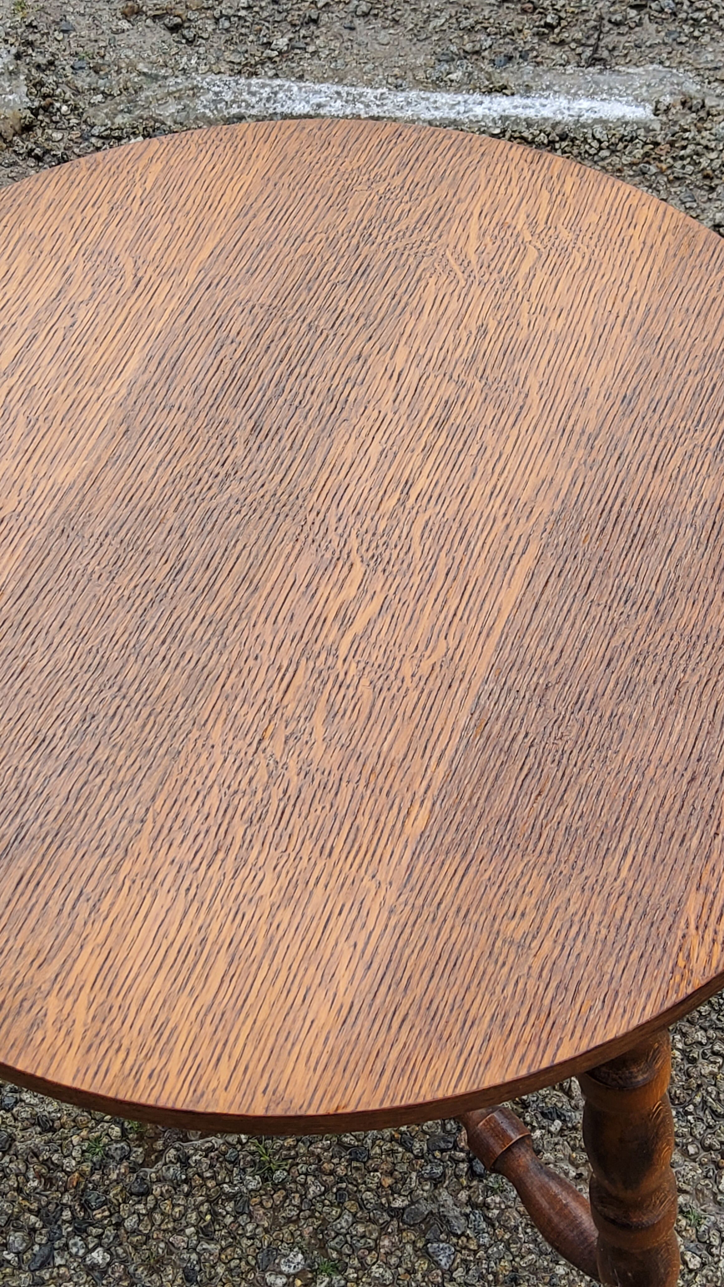 Pedestal table of the 60s in beech and oak