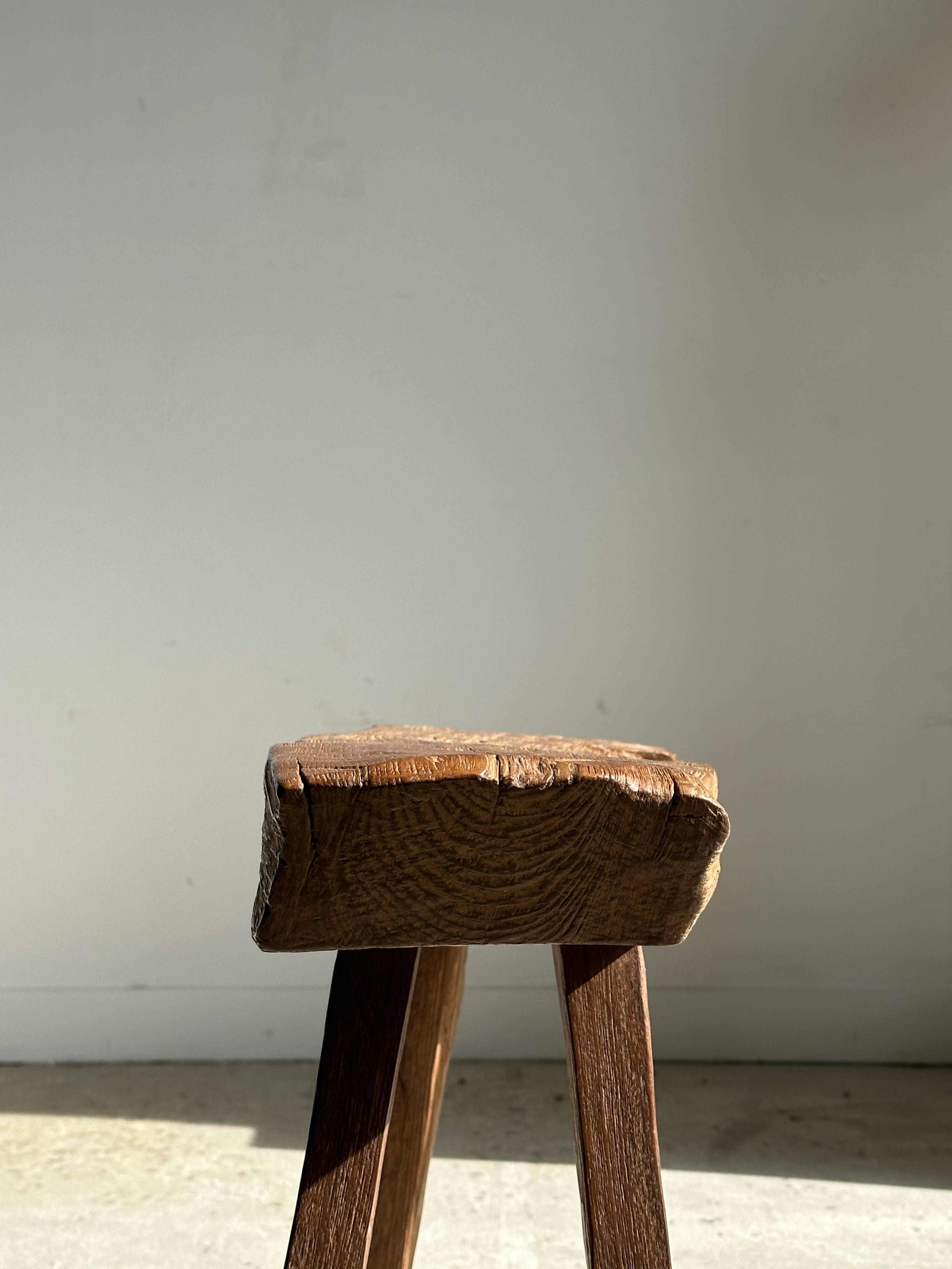 Small organic bench in upcycled Asian teak quadripod - Sungai