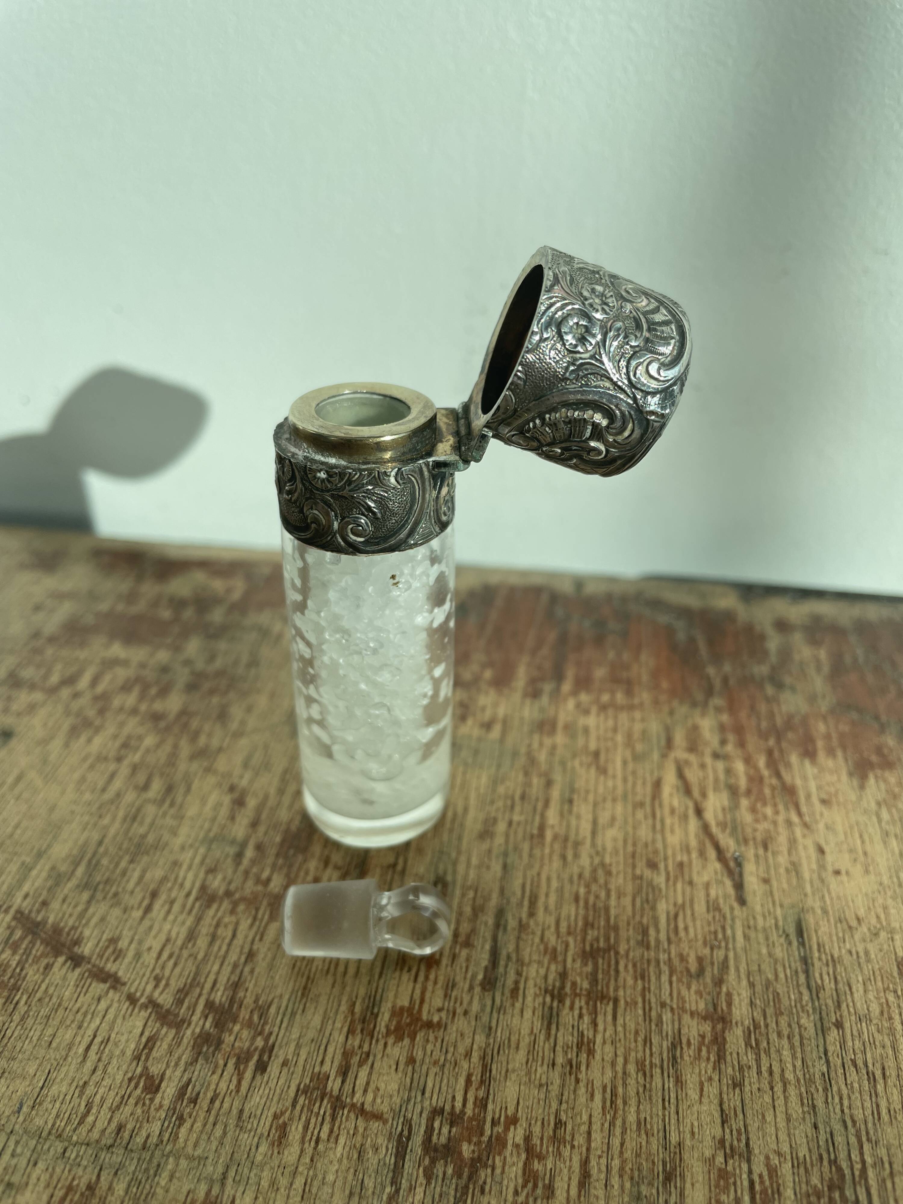 Salt bottle, cut glass, silver metal, Napoleon III, 19th century, object of curiosity, decor