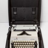 Revised Scheidegger International typewriter