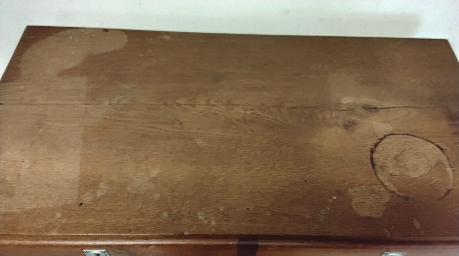 Double curtain cabinet