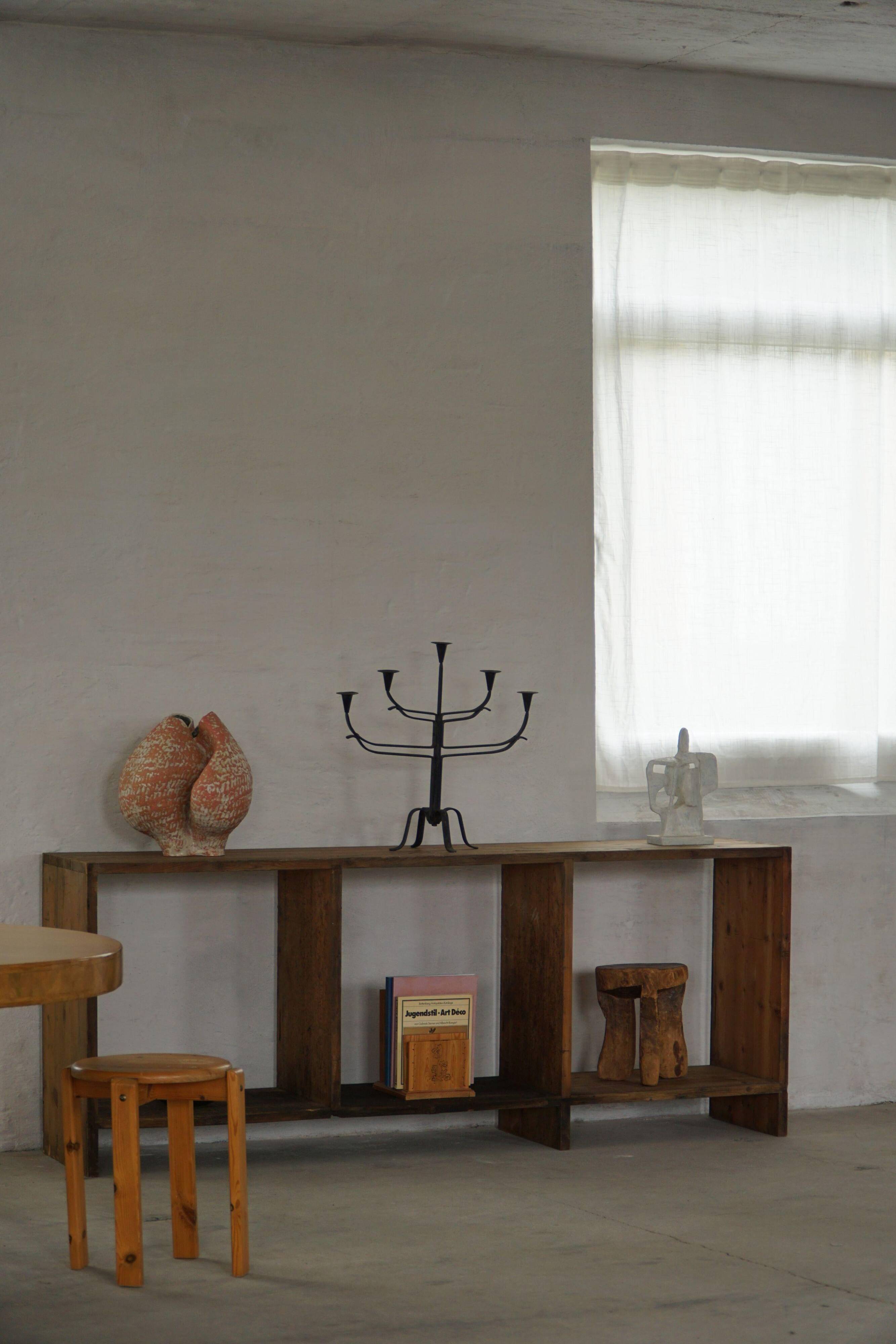 Primitive French shelf from the early 20th century in patinated oak, Wabi Sabi, 1920s.