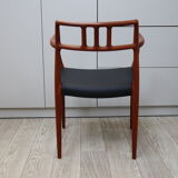 Vintage armchair in teak and black leather - Model 64 - Möller - Denmark '60's