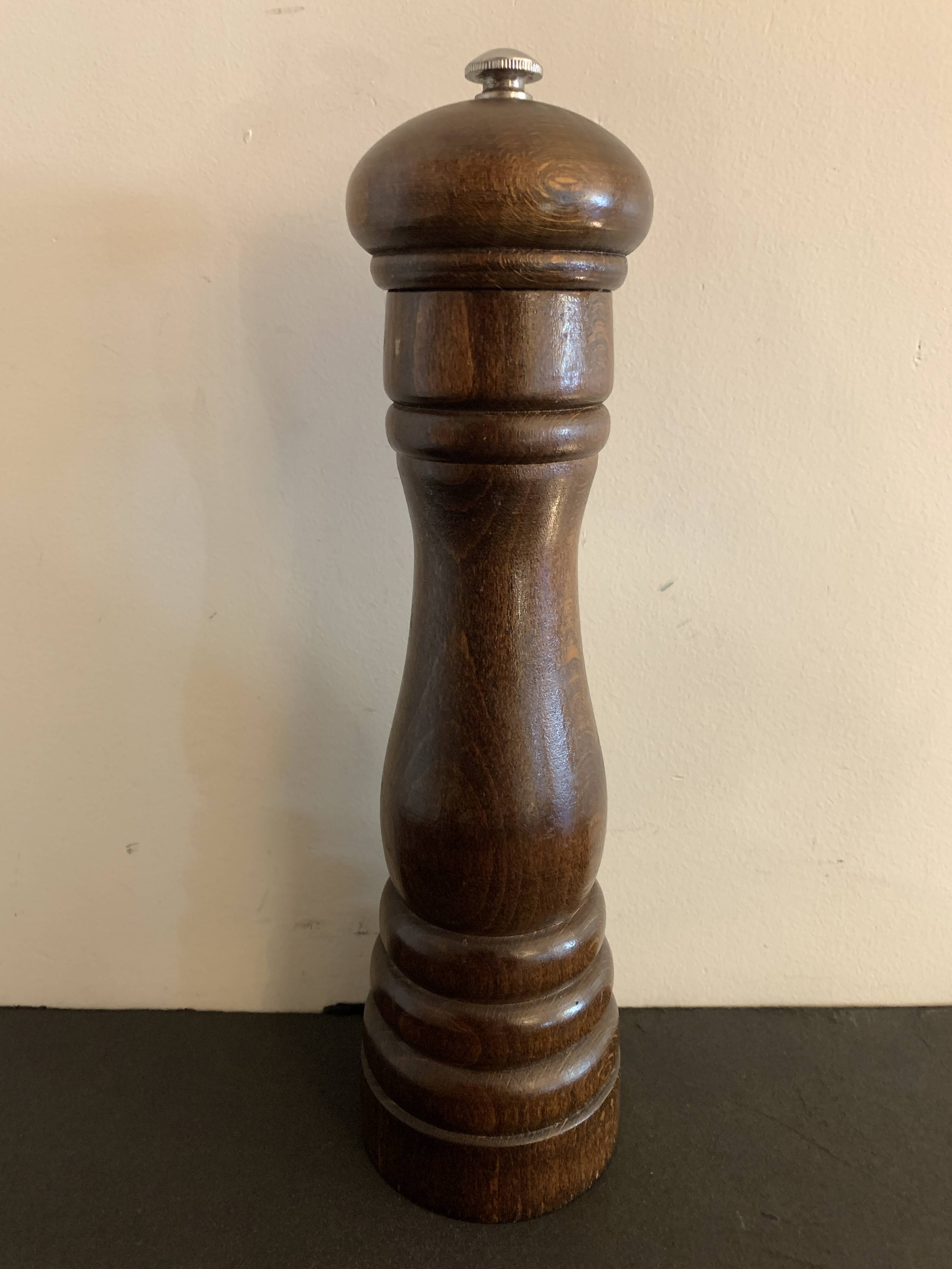 Peugeot Frères Lion wooden pepper mill or pepper shaker, height 26 cm
