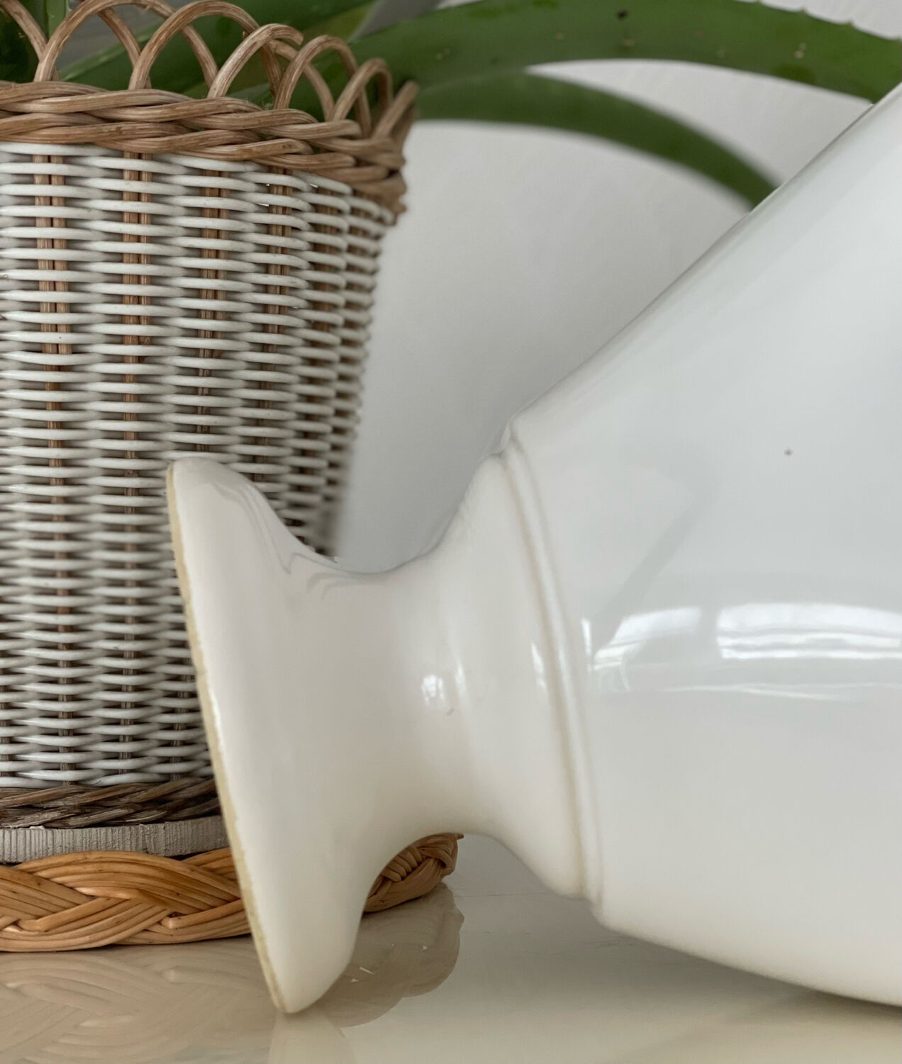 Porcelain cup