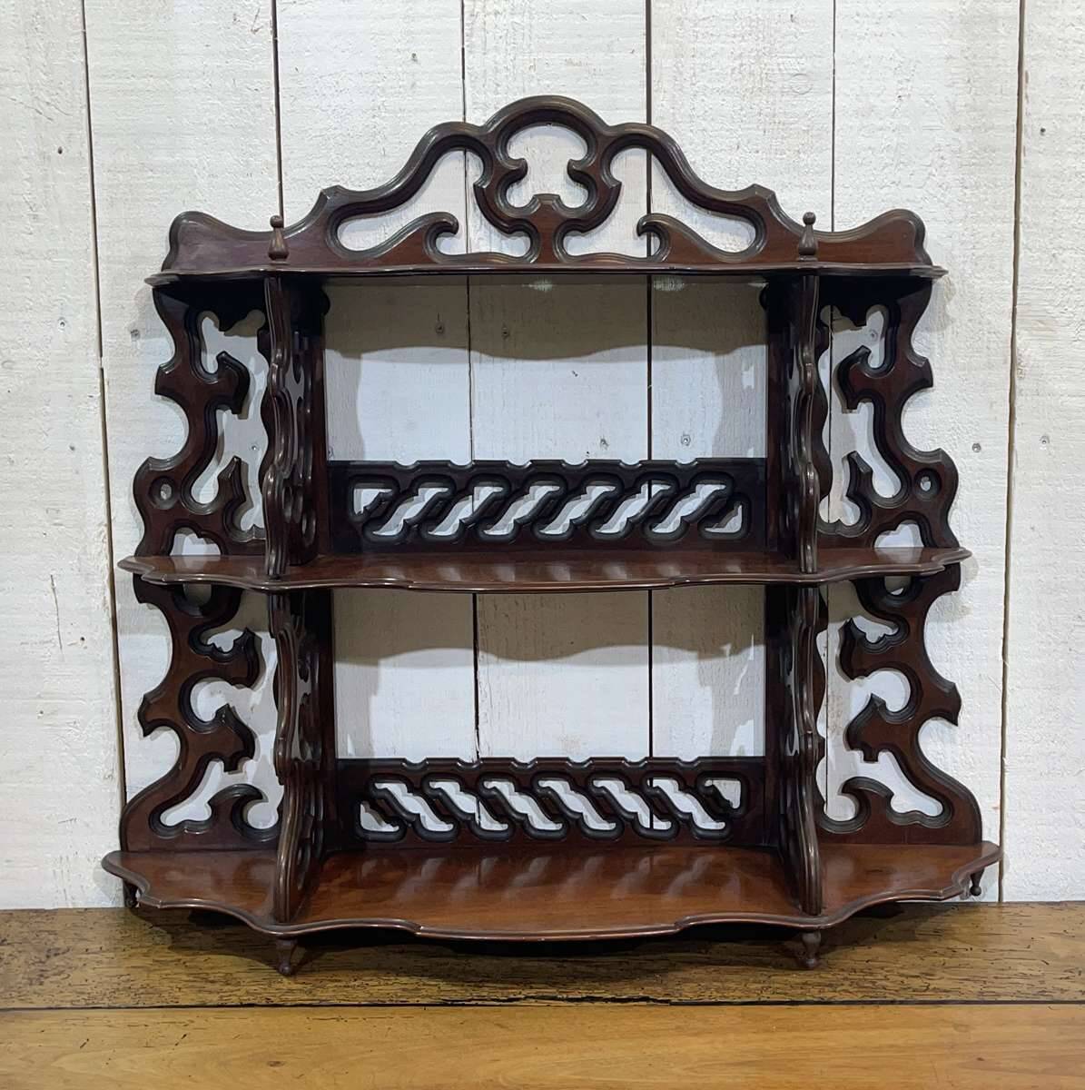 Etagère en acajou fin XIXème à poser ou suspendre