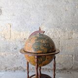 World map bar