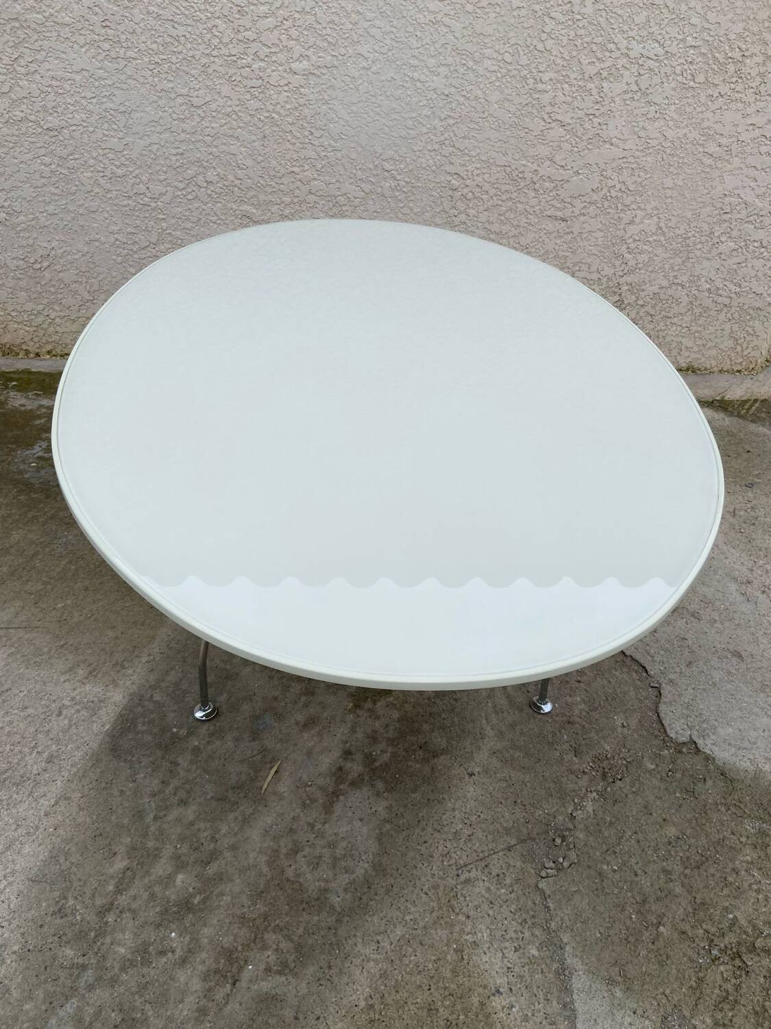 Kartell oval table