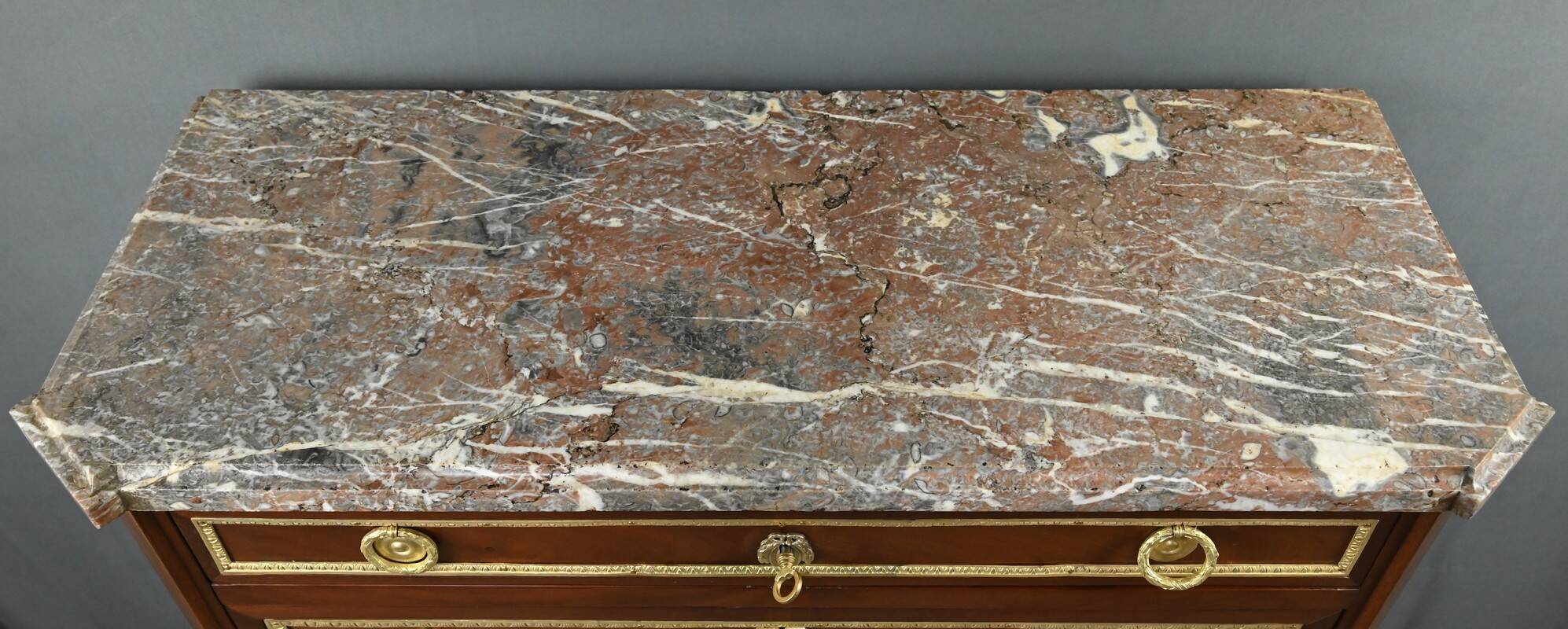 Mahogany veneer chest of drawers, Louis XVI period – Late 18th century