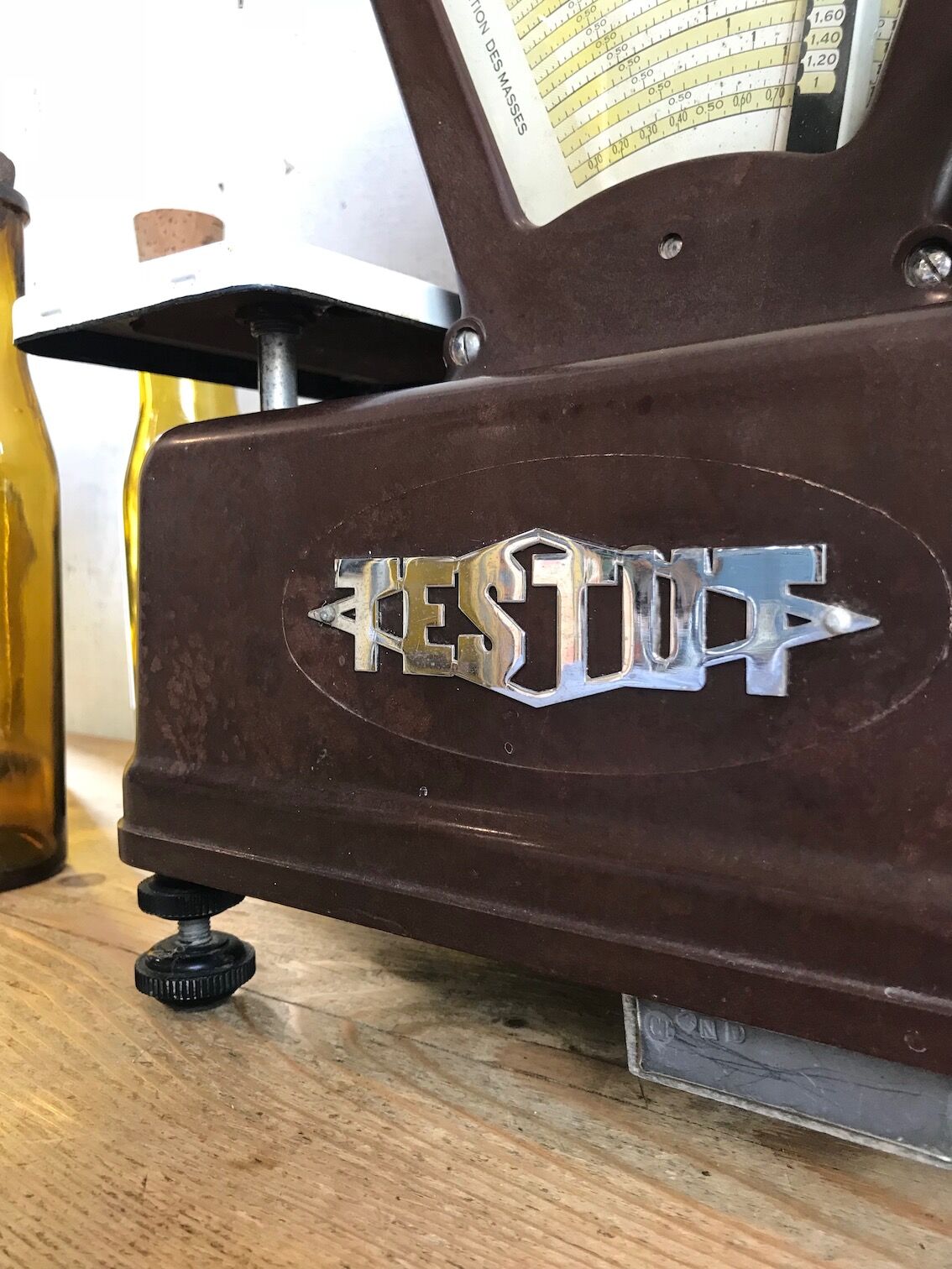 Testut scale in bakelite