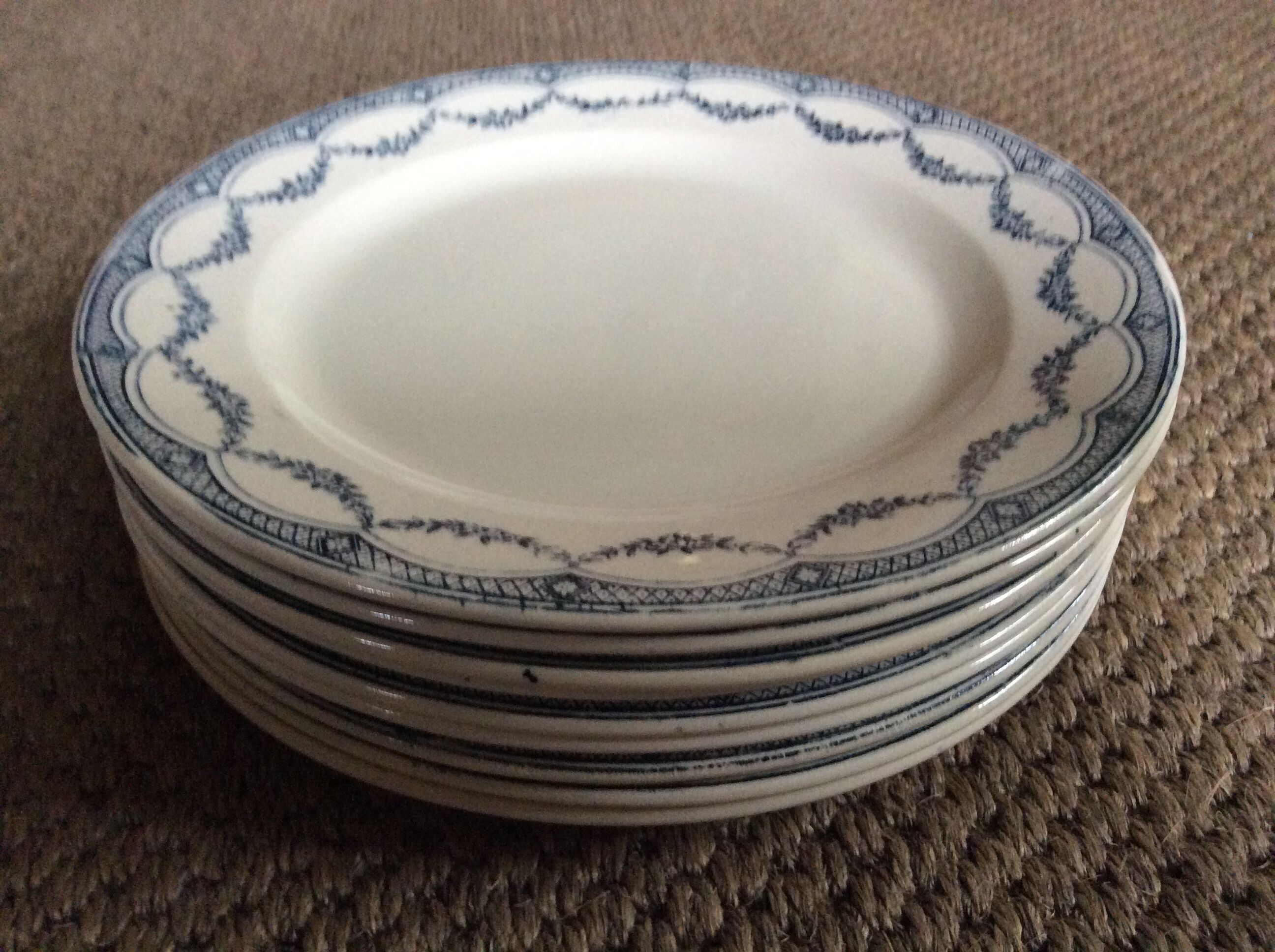 Series of 9 plates Terre de fer