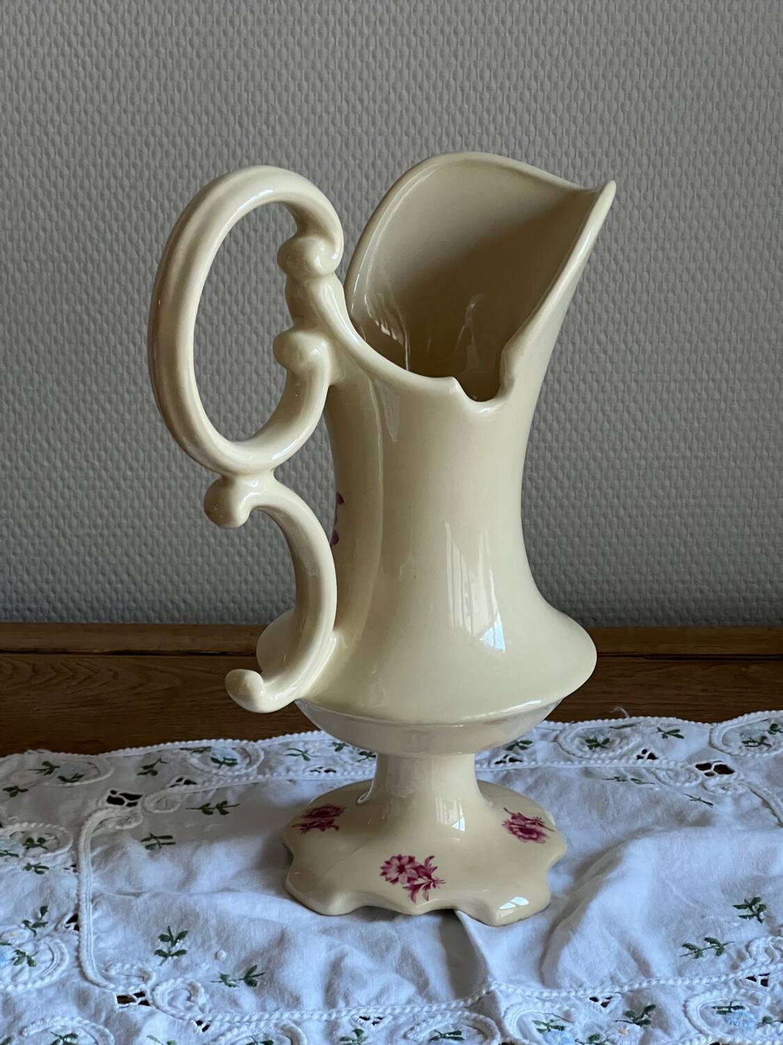 Vase Ewer