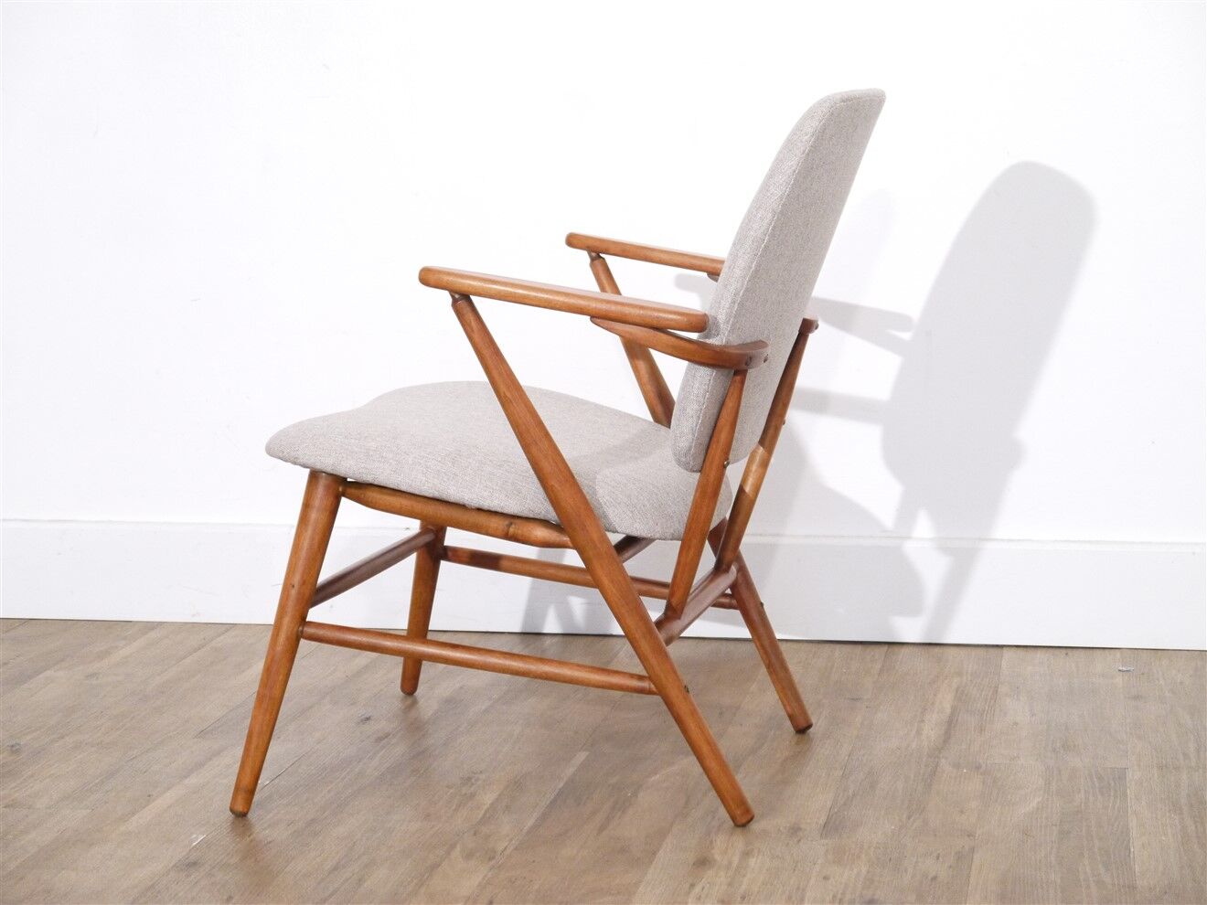 Fauteuil vintage scandinave en bois 1950