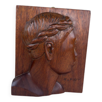 Wall sculpture