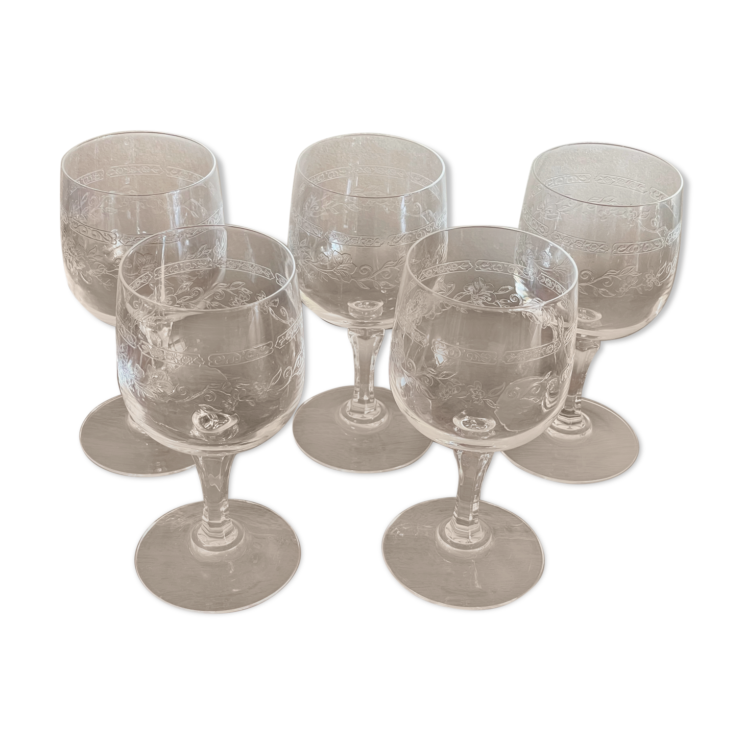 5 glasses with crystal legs decoration flowers