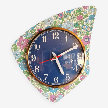 Horloge formica vintage pendule murale silencieuse asymétrique "Fleurs bleu violet vert"