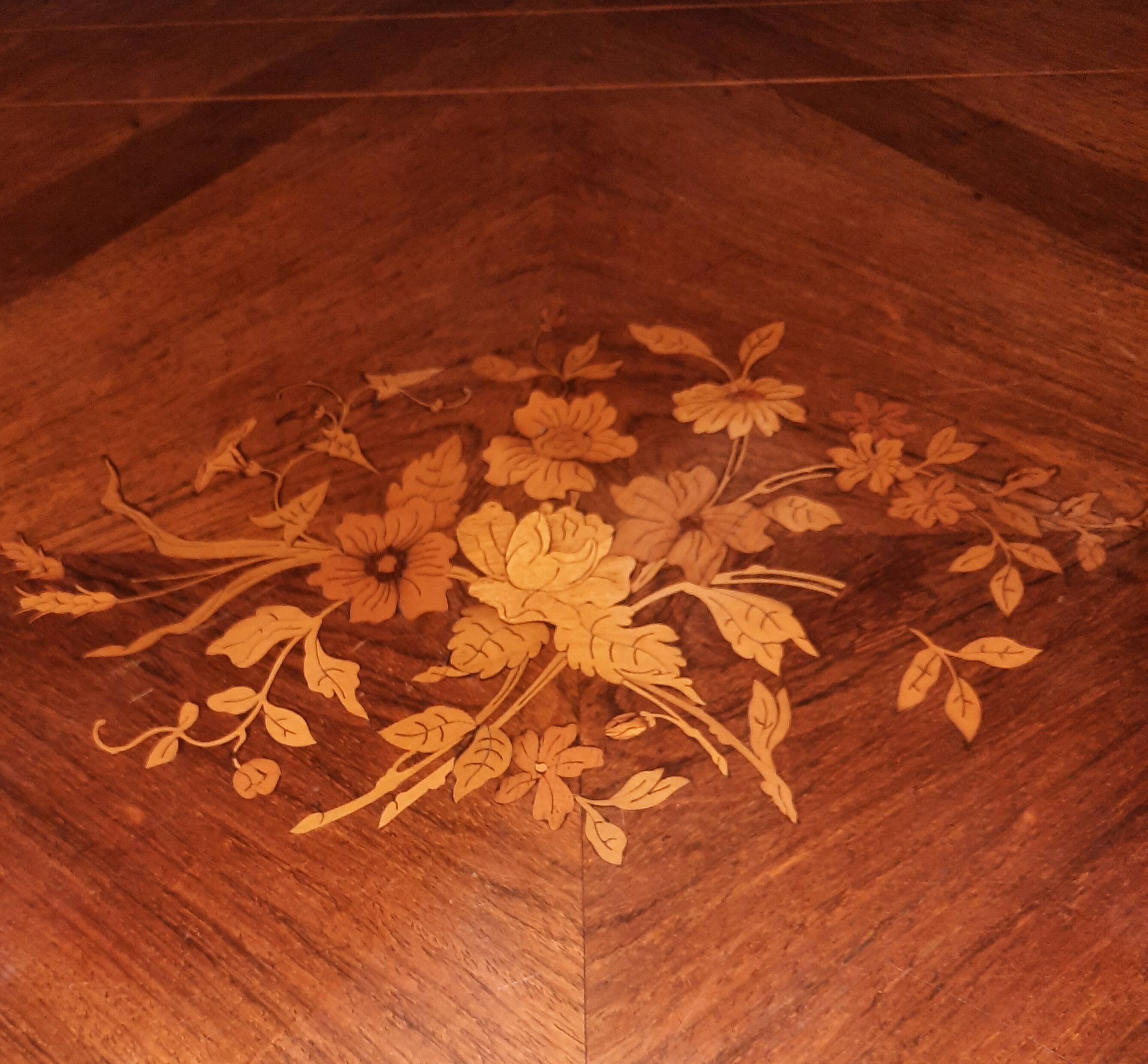 Napoleon III marquetry coffee table