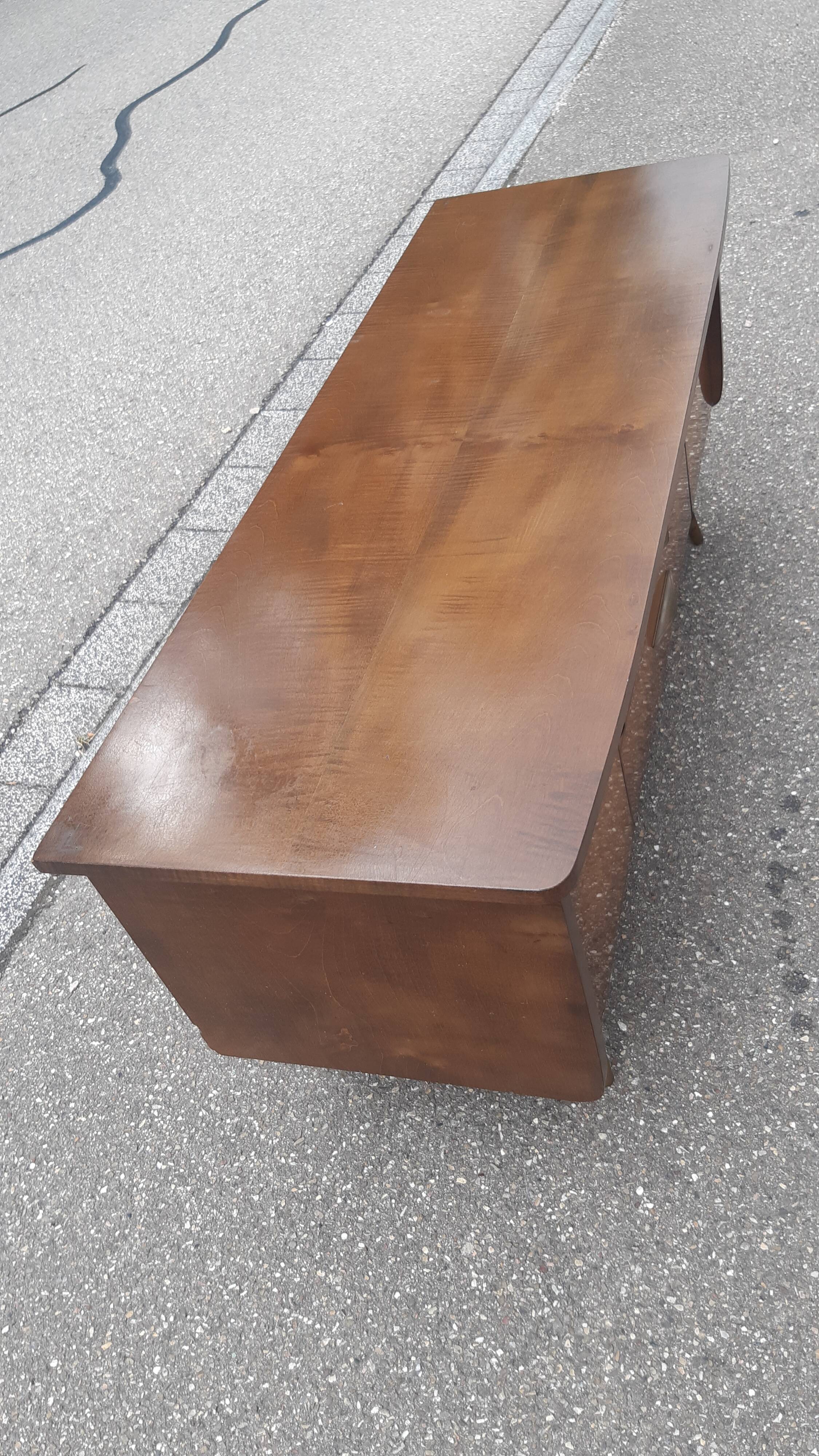 Vintage bass enfilade
