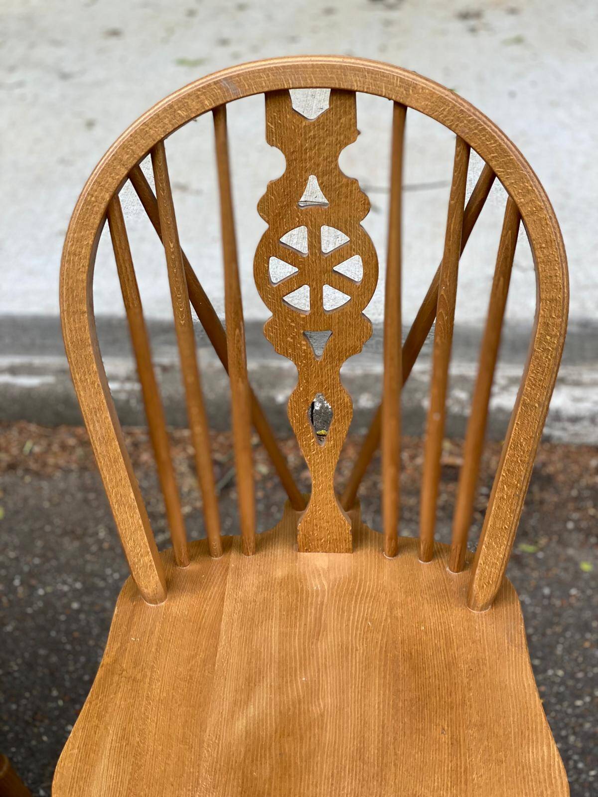 4 Windsor Wheelback English chairs in solid curved wood interior's