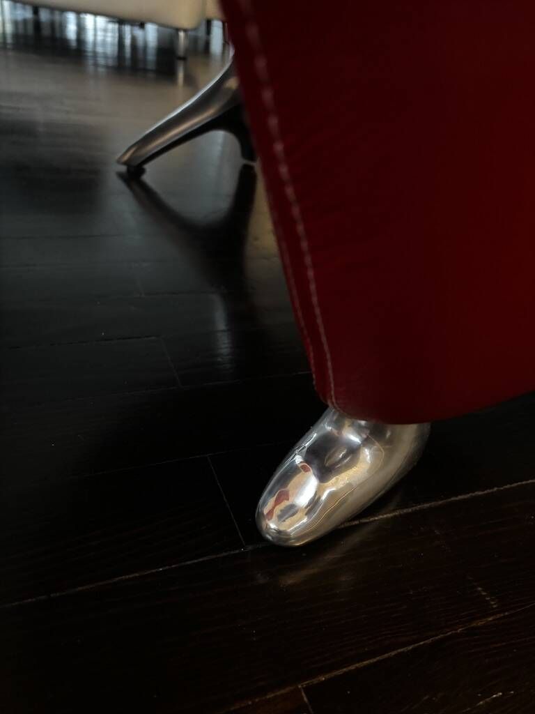Leolux Papageno armchair
