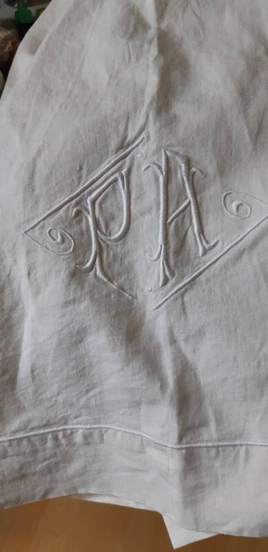Antique embroidered linen-cotton sheet PA
