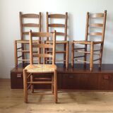 Lot of 4 wooden chairs asssise mulched