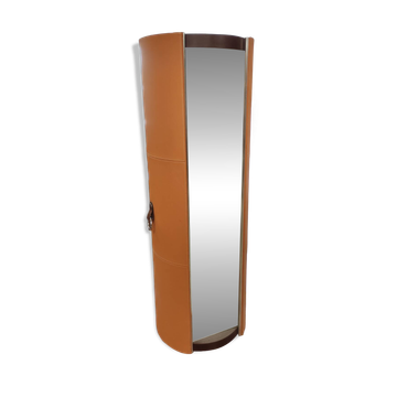 Rotating wardrobe