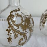 Paire de carafes Cristallerie Baccarat cristal blanc peint à l'or fin, Art Nouveau, 1900