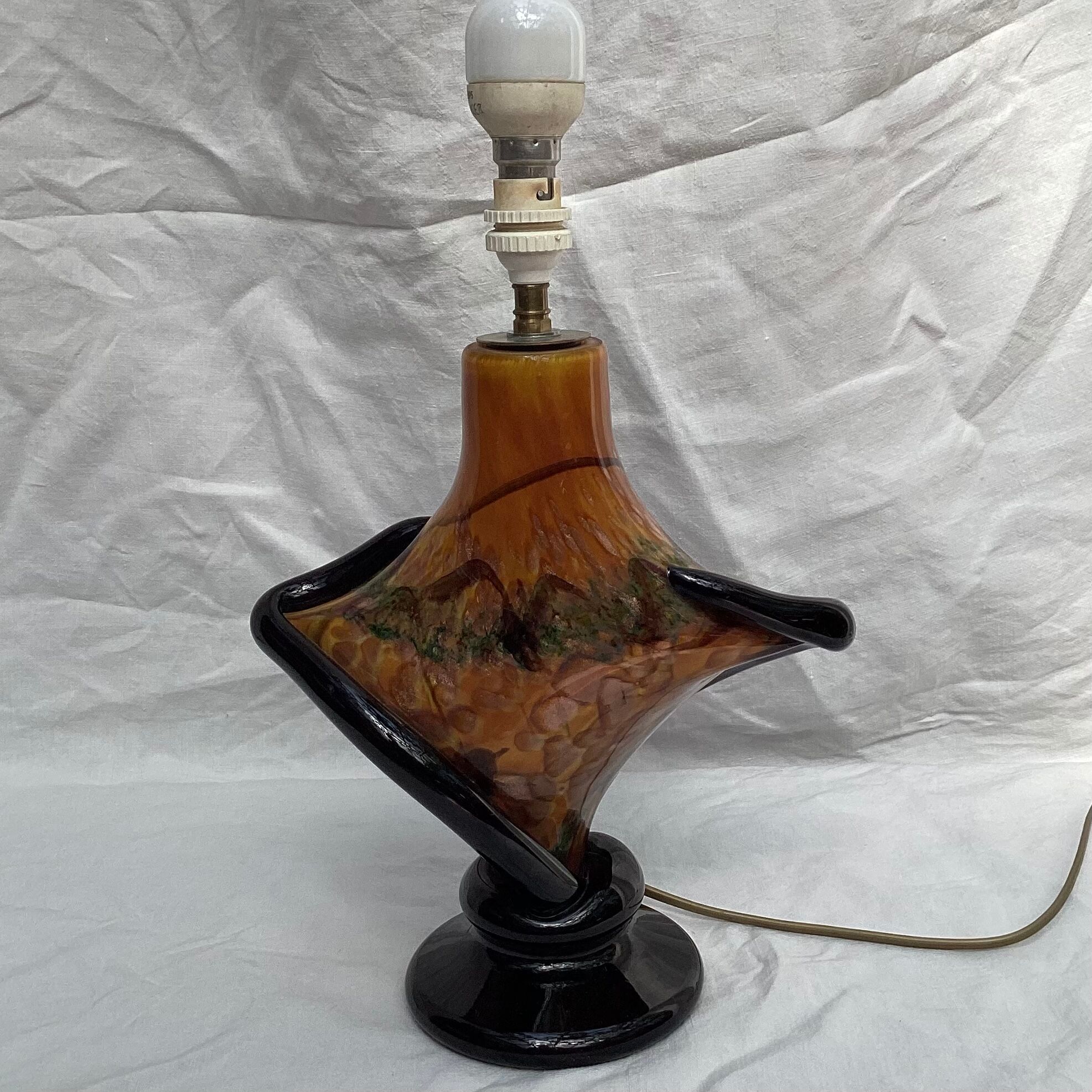 Table lamp foot design molded glass